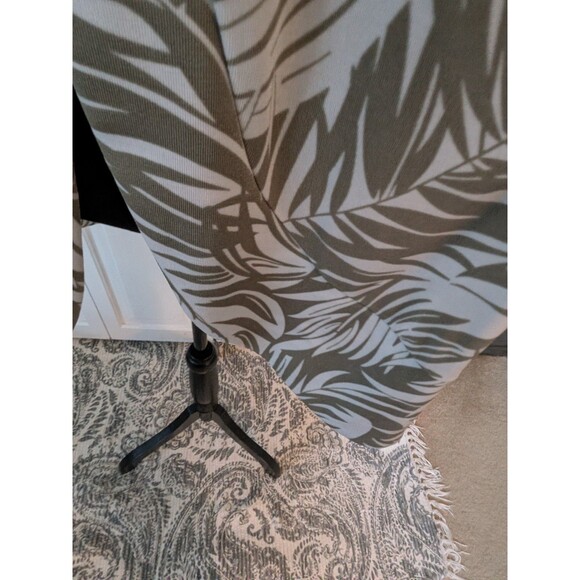 CHICO'S Travelers Jacket Top Women's M/8-10 Slinky Stretch Khaki Leaf Print $118 - Picture 6 of 11